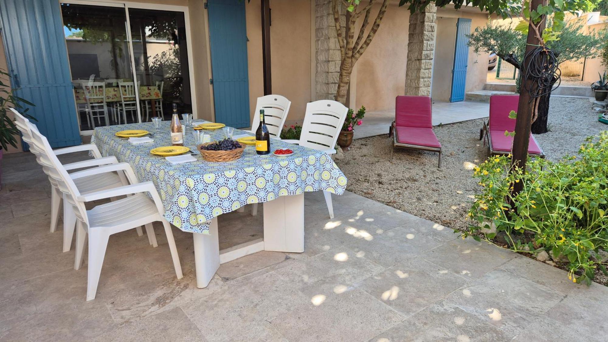 Holiday home Maison Provencale Renovee